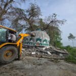 जसपुर में सरकारी जमीन पर बनी अवैध पर चला बुलडोजर, नोटिस के बाद की कार्रवाई