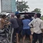 गाय के मालिकाना हक को लेकर दो पक्षों में खूनी संघर्ष, जमकर चले लाठी-डंडे और पत्थर, पुलिस ने संभाला मोर्चा